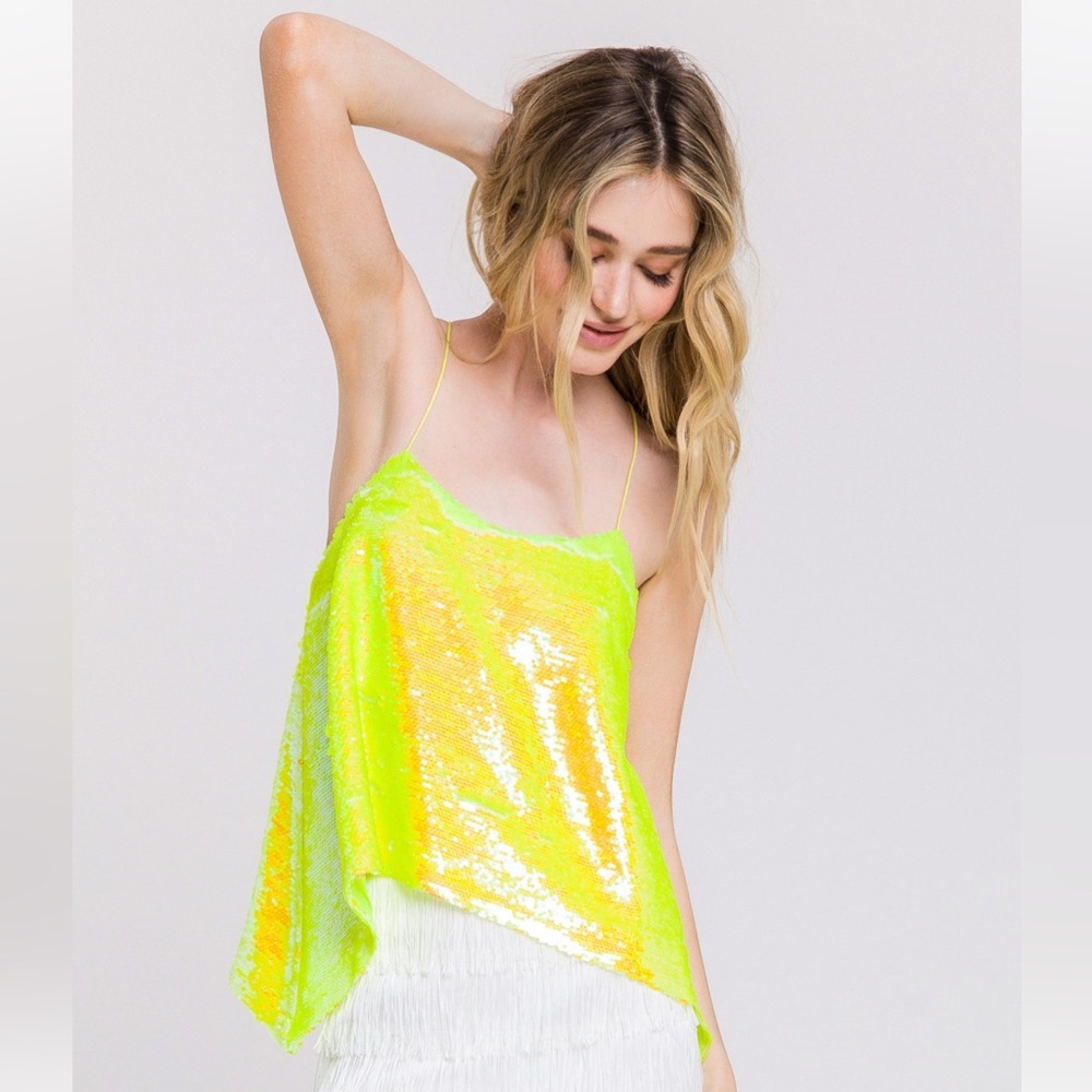 Endless Rose revolve sequin top. Small